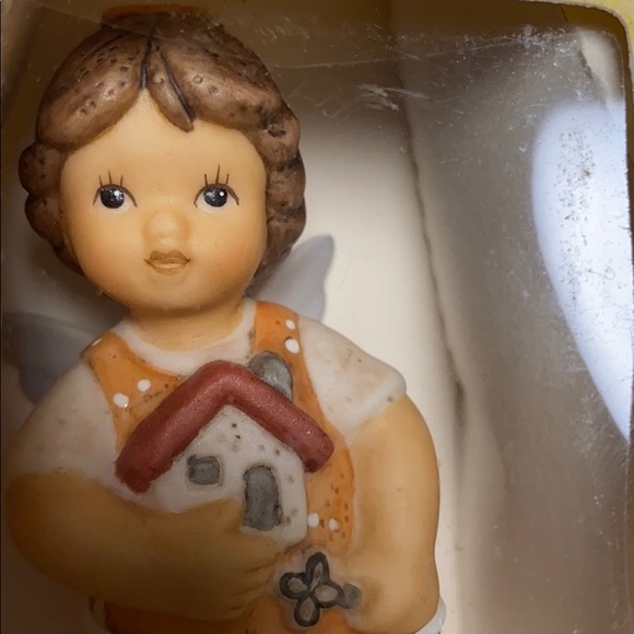 Goebel SchutzengelbGuardian Angel Figurine